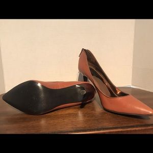 Carlos Santana Brown Pumps